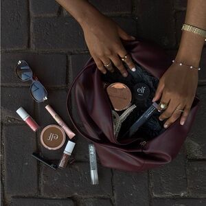 Meet your Posher, Thread theory